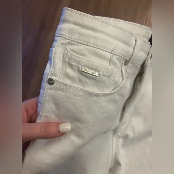 Nine West Sophia High Rise Ankle Jeans | Crisp White, Flattering Fit Size 6 - Picture 4 of 5